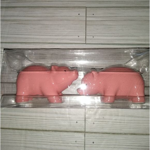 Ceramic Kitchen Pink Pigs Salt And Pepper Shakers Set 3½'in Long - Picture 7 of 8